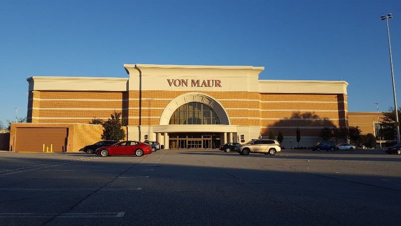 Von Maur thriving as some other retailers falter