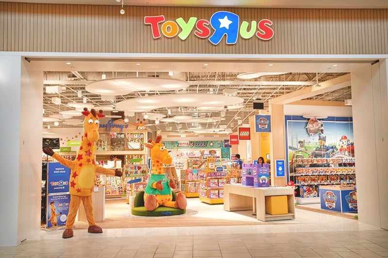 Toys R Us Returning 2024 - bidget anastassia