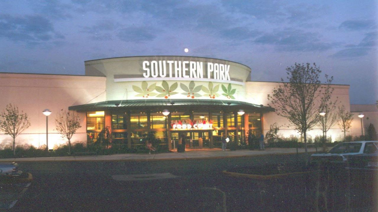 File:South Park Mall Food Court.jpg - Wikipedia