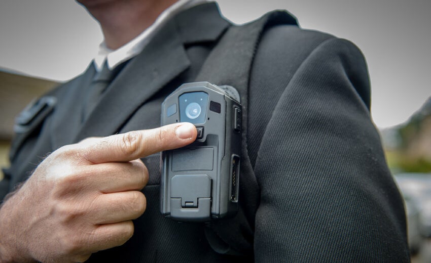 How body-worn cameras help deter violence in retail: Axis
