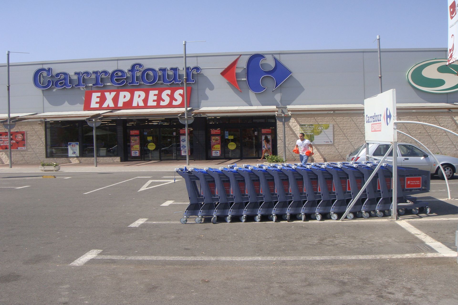 Tesco to end buying partnership with French supermarket Carrefour