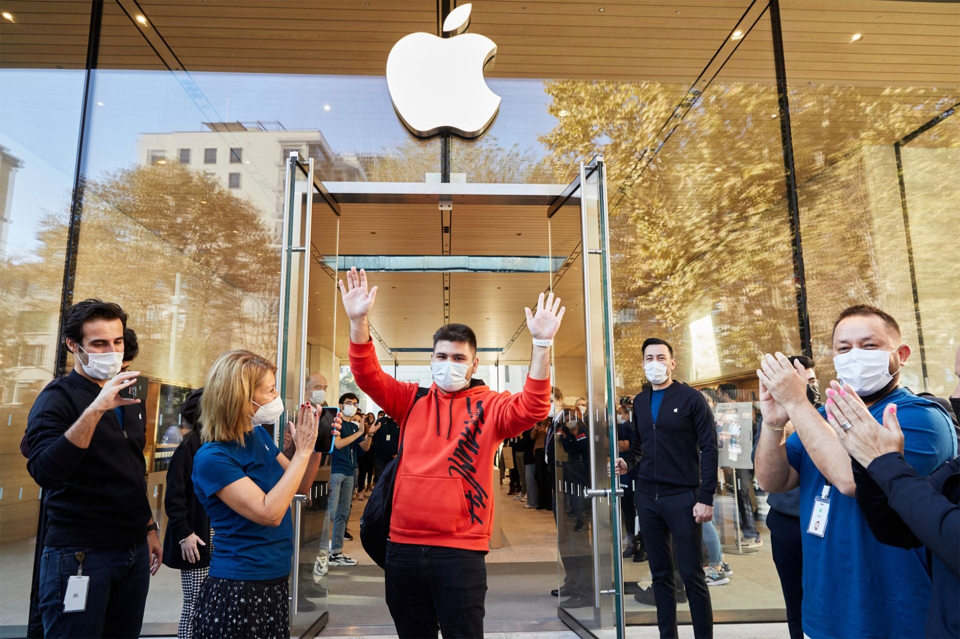 Apple opens third retail location in Istanbul, Turkey