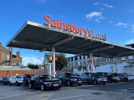 Sainsbury's records 4% drop in LFL sales for first quarter