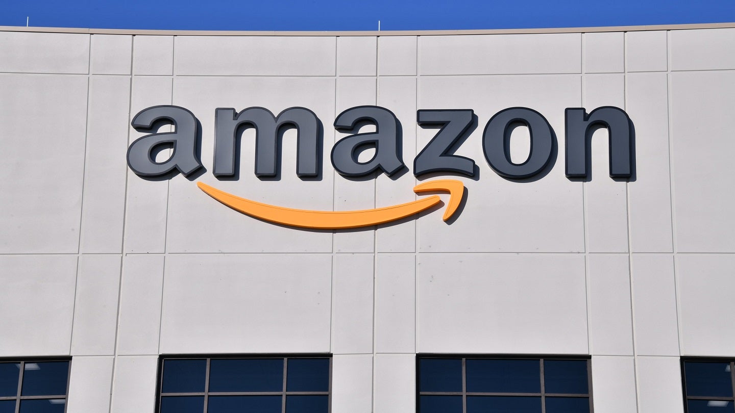 Amazon abre nuevo centro de entrega en México