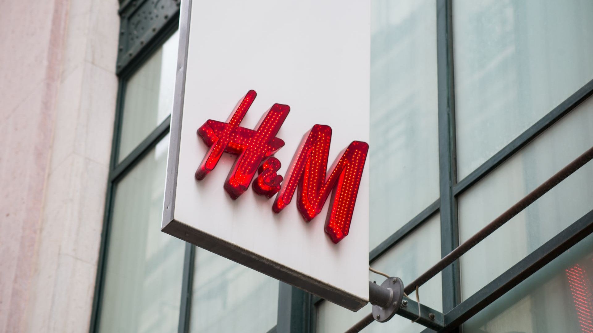 h-m-ceo-quits-amid-profitability-challenges